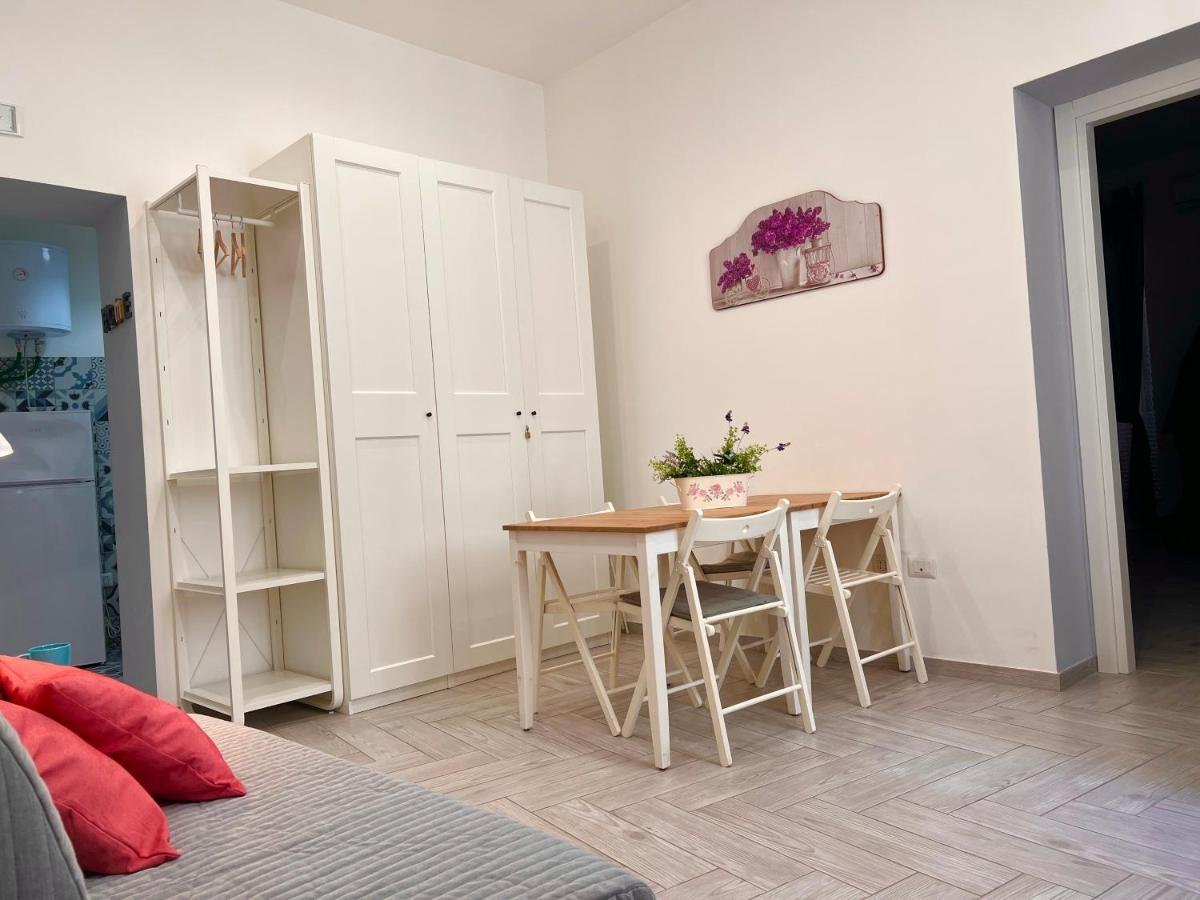 Vico Longo 25 - Ensuit Flat In The Heart Of ナポリ エクステリア 写真