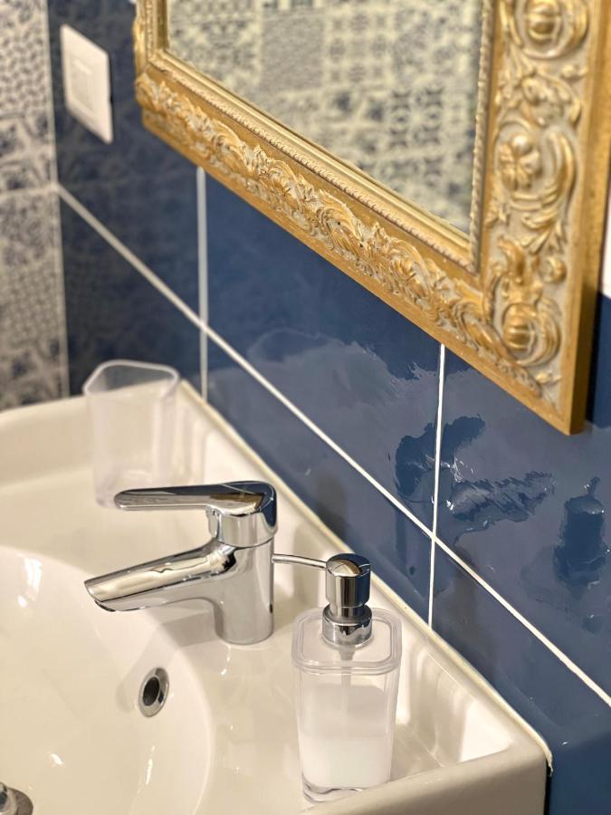 Vico Longo 25 - Ensuit Flat In The Heart Of ナポリ エクステリア 写真