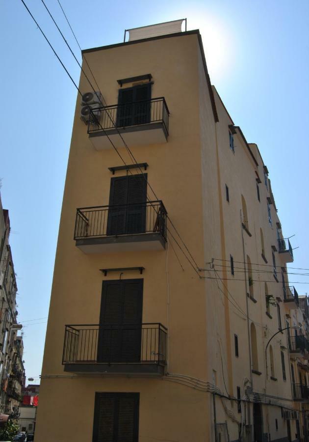 Vico Longo 25 - Ensuit Flat In The Heart Of ナポリ エクステリア 写真
